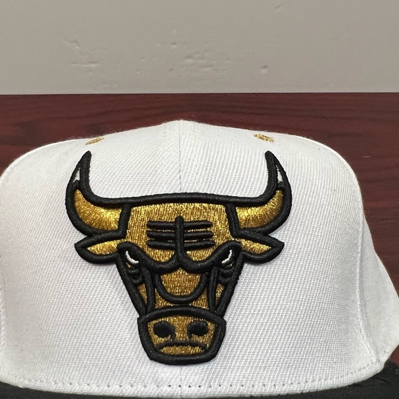 Mitchell & Ness, SnapBack Hat, Chicago Bulls - Picture 2 of 8